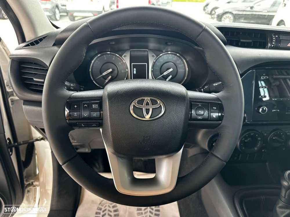 Toyota Hilux - 14