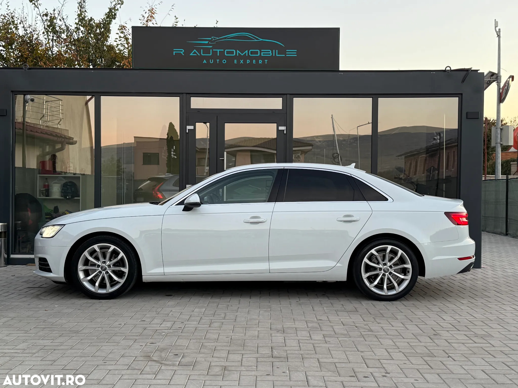 Audi A4 2.0 TDI ultra S tronic Sport - 5