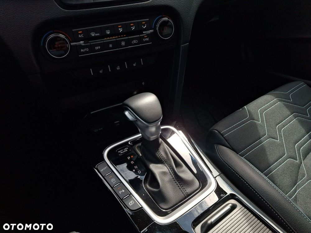 Kia XCeed 1.6 T-GDI Tribute DCT - 14
