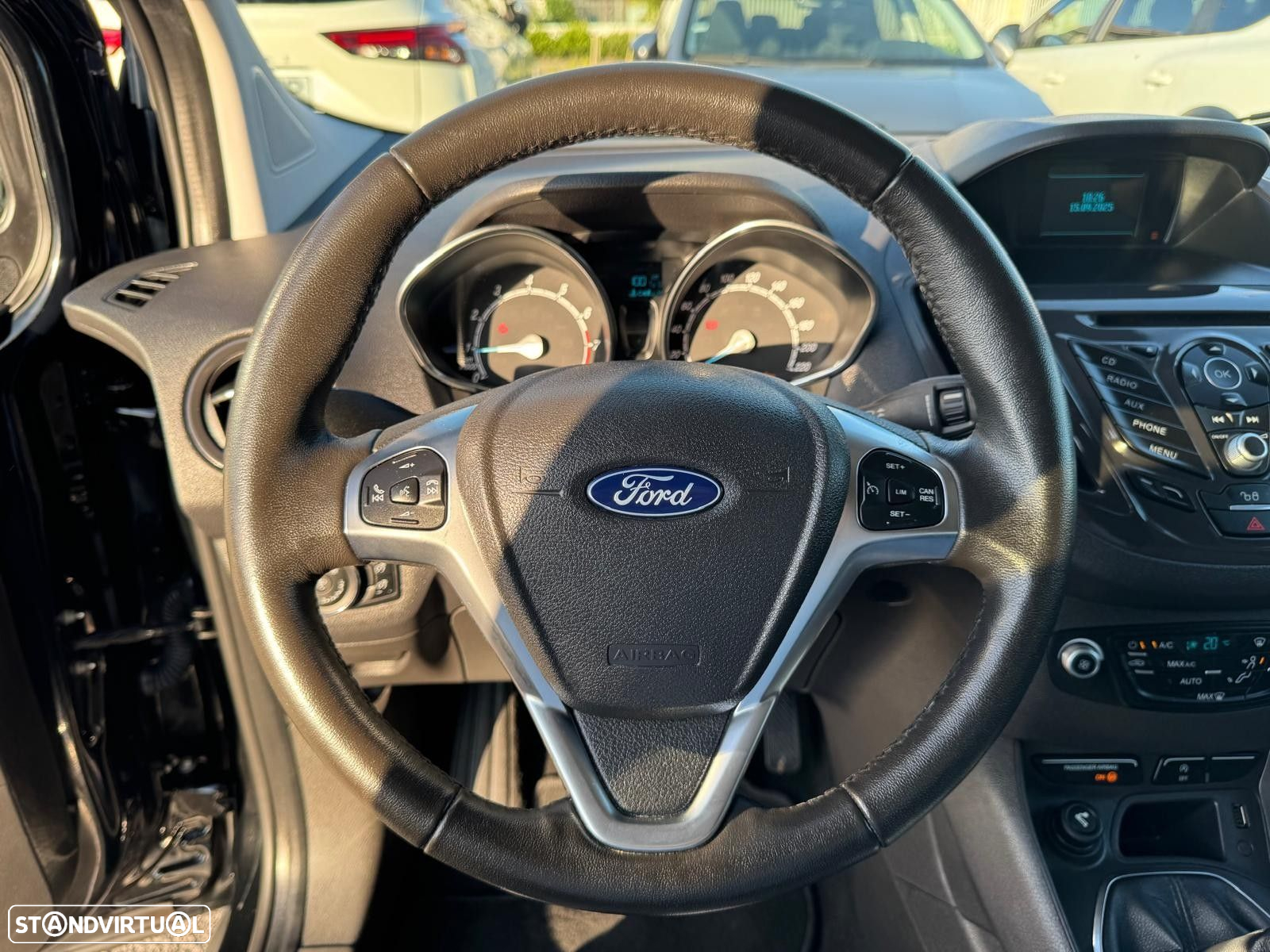 Ford Tourneo Courier 1.0 EcoBoost Titanium - 20