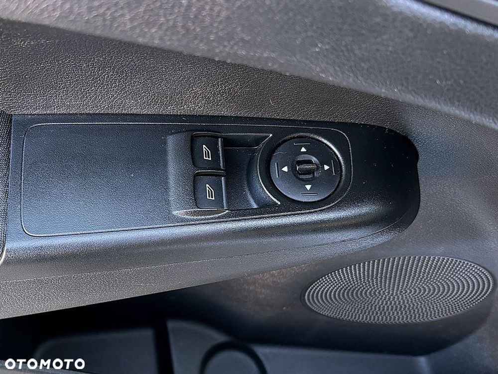 Ford transit-courier - 14