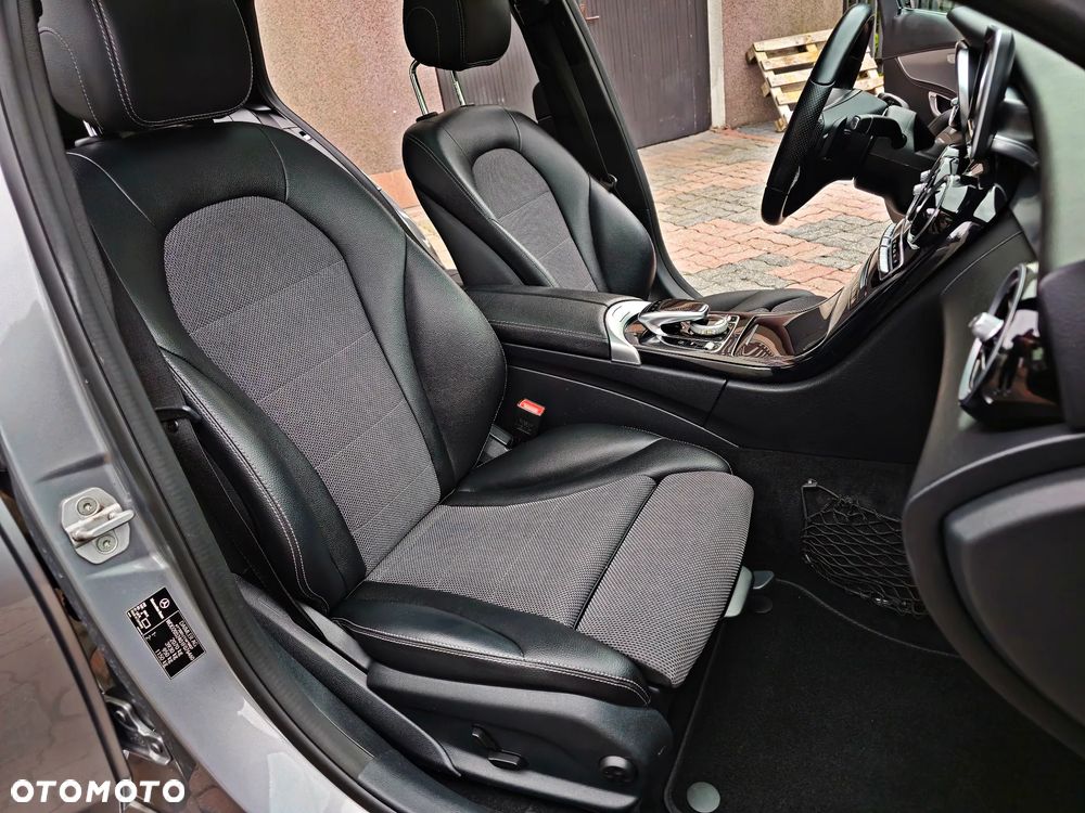 Mercedes-Benz Klasa C 180 T Kompressor Automatik BlueEFFICIENCY Avantgarde - 19