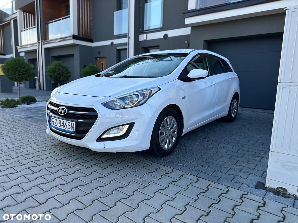 Hyundai i30 1.6 GDI Classic + - 18