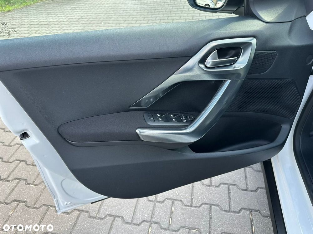 Peugeot 2008 - 13