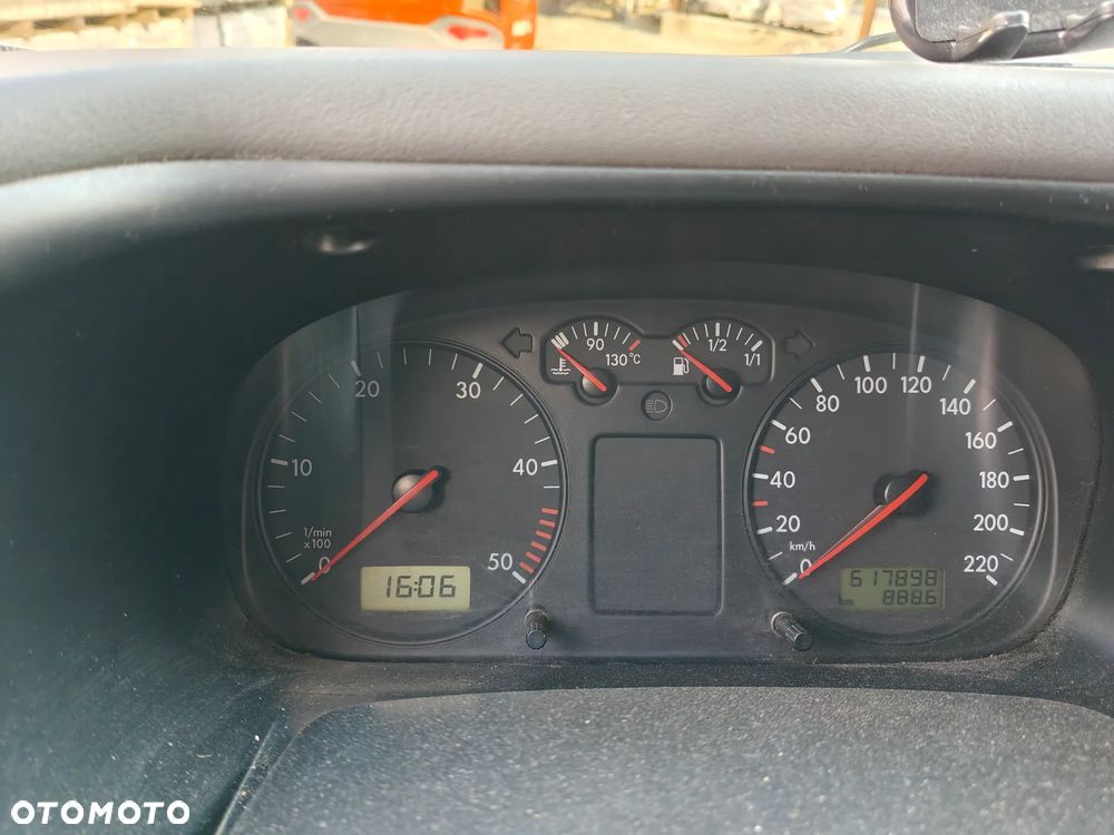 Volkswagen T4 bus - 9