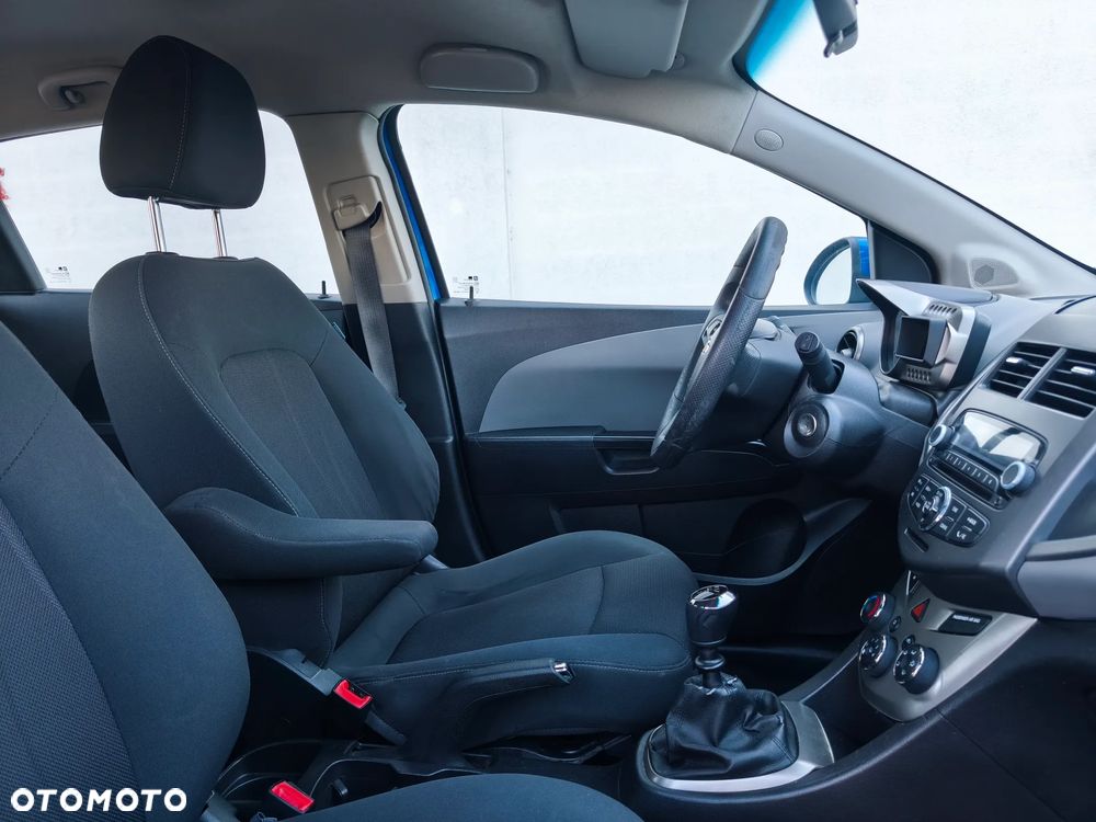Chevrolet Aveo 1.2 LT - 10
