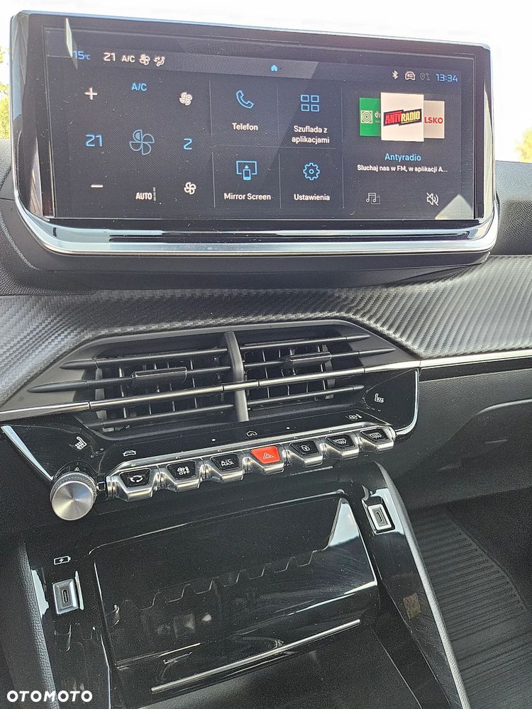 Peugeot 2008 PureTech 100 Allure S&S BVM6 - 16