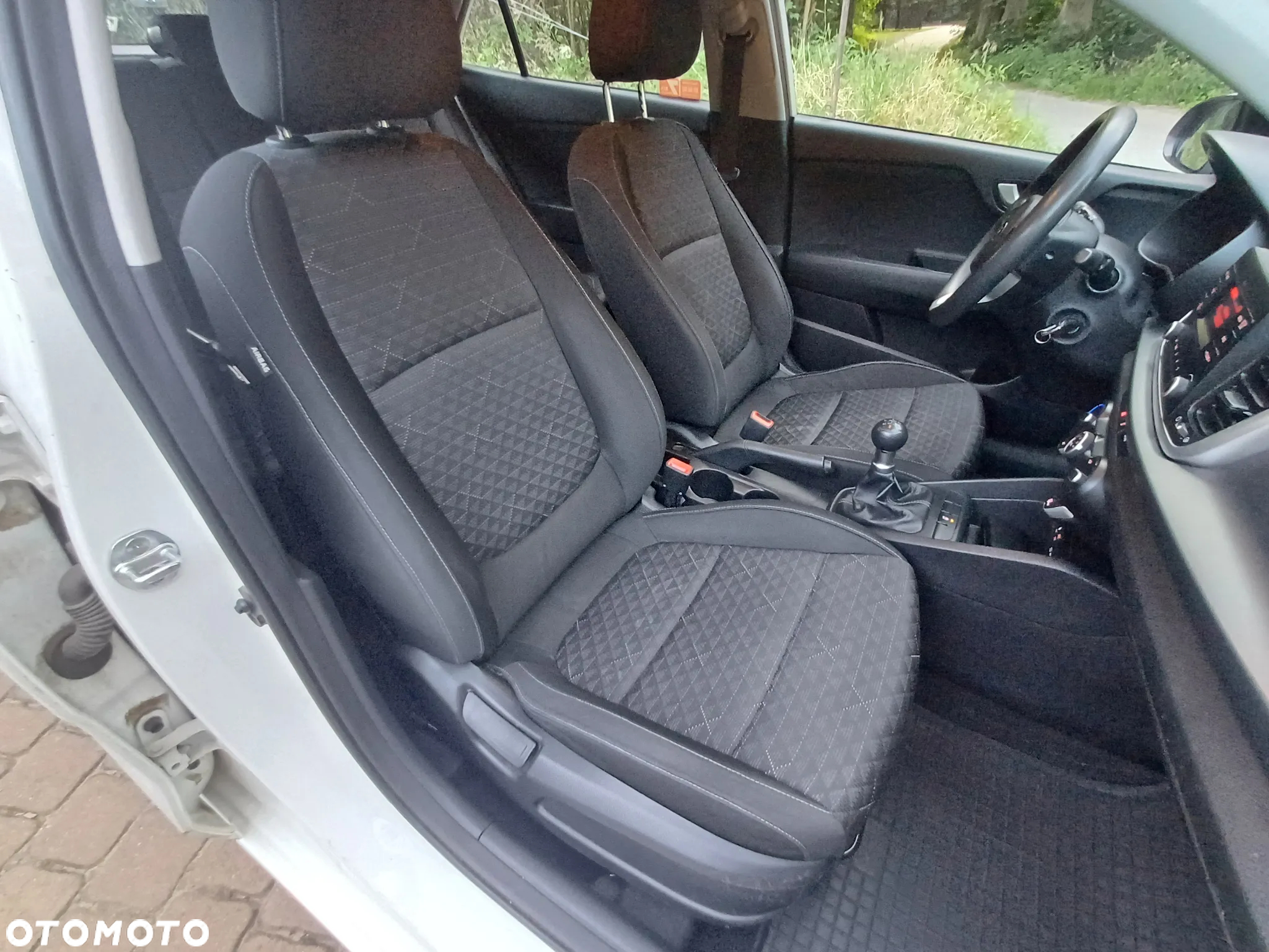 Kia Rio 1.2 M - 14