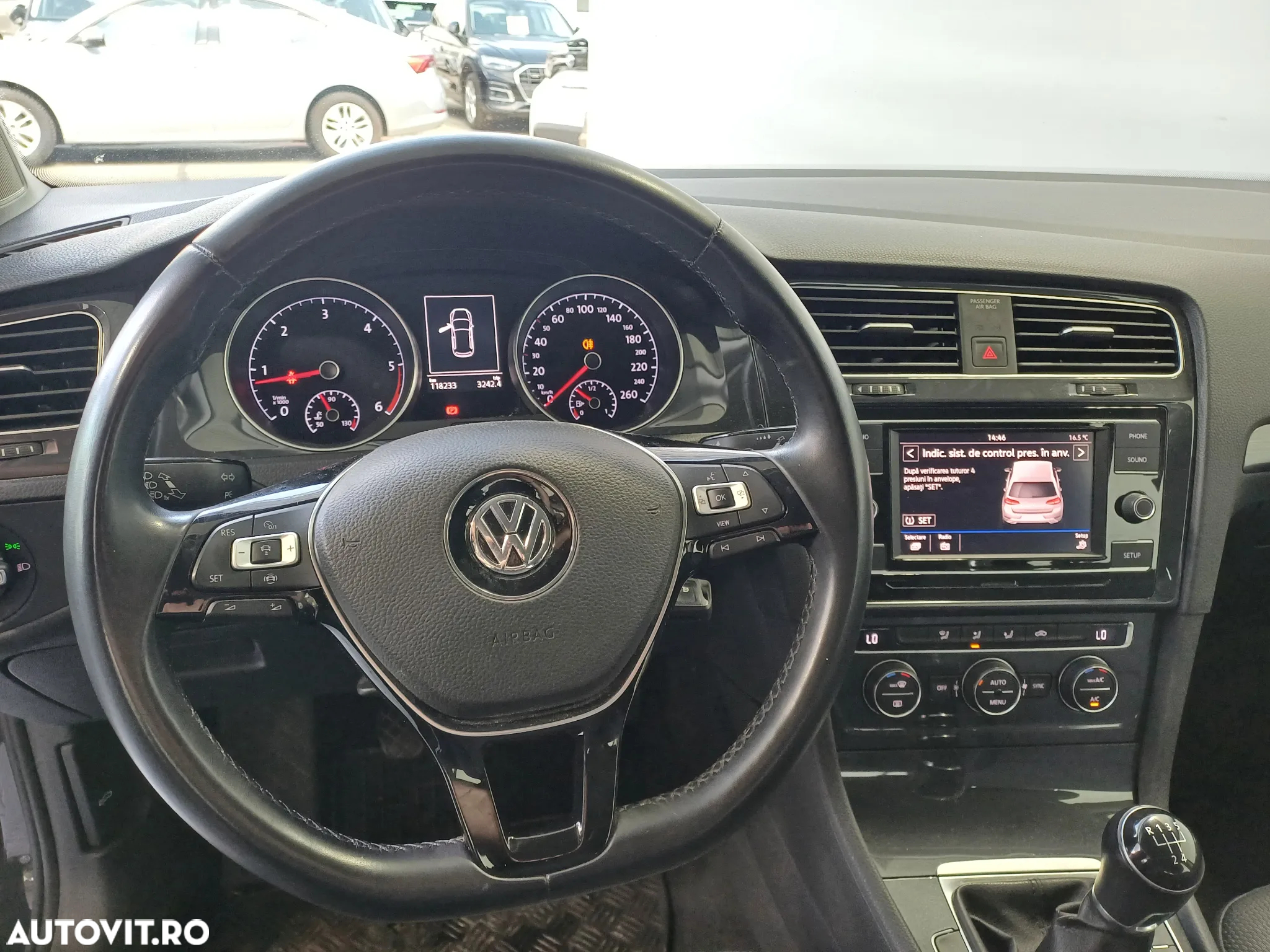 Volkswagen Golf 1.6 TDI Comfortline - 6