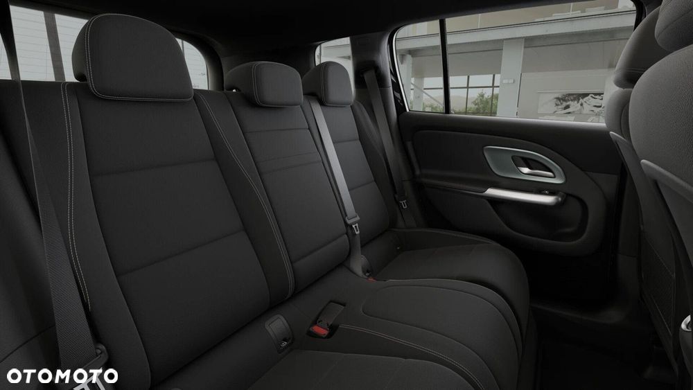Mercedes-Benz GLB - 9