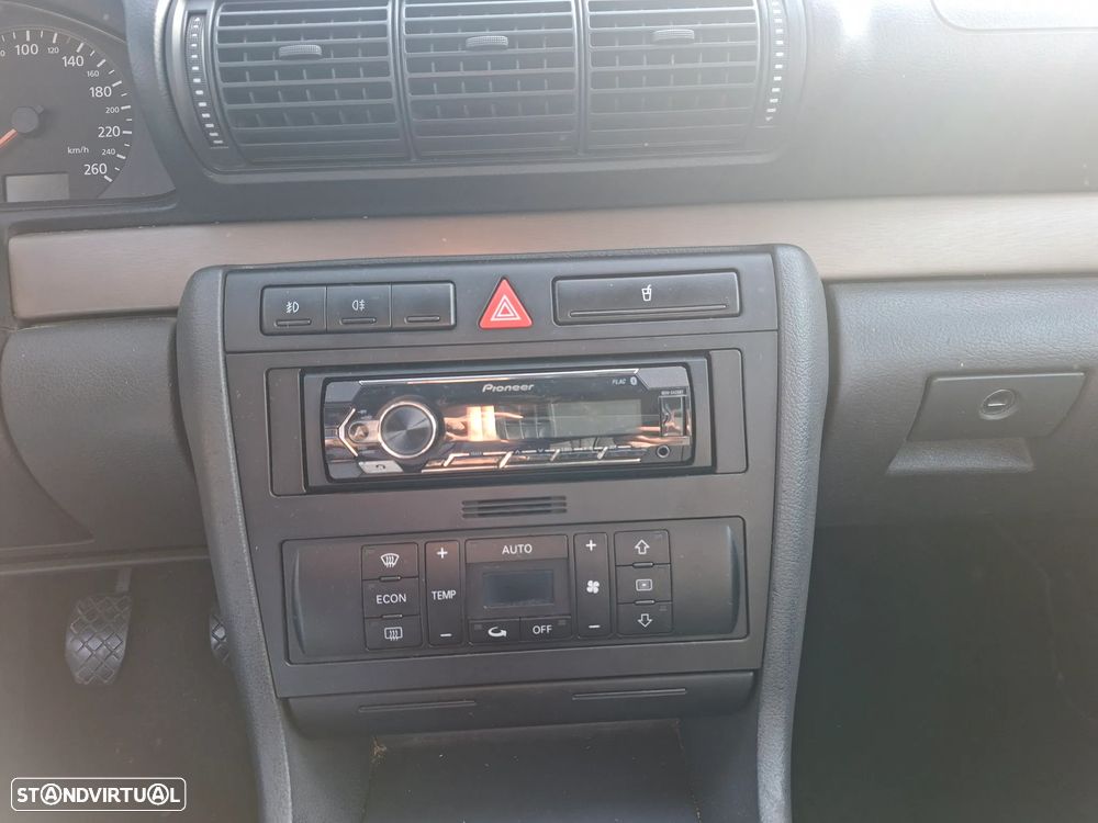 Audi A4 Avant 1.6 Ambiente - 12