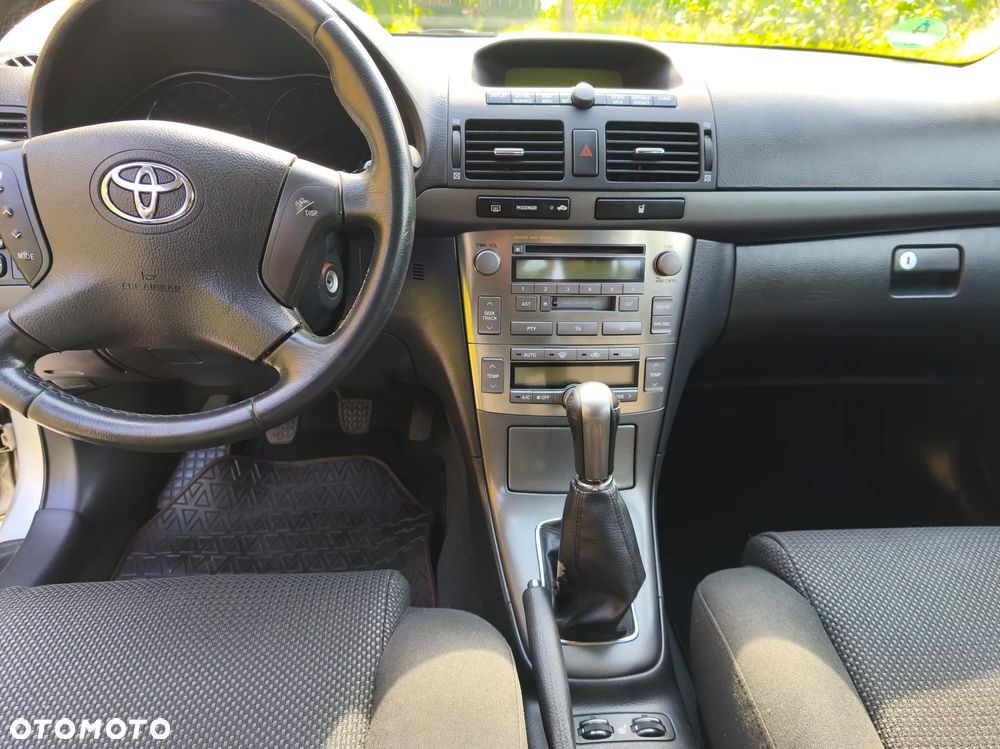 Toyota Avensis 2.0 VVT-i Sol - 6