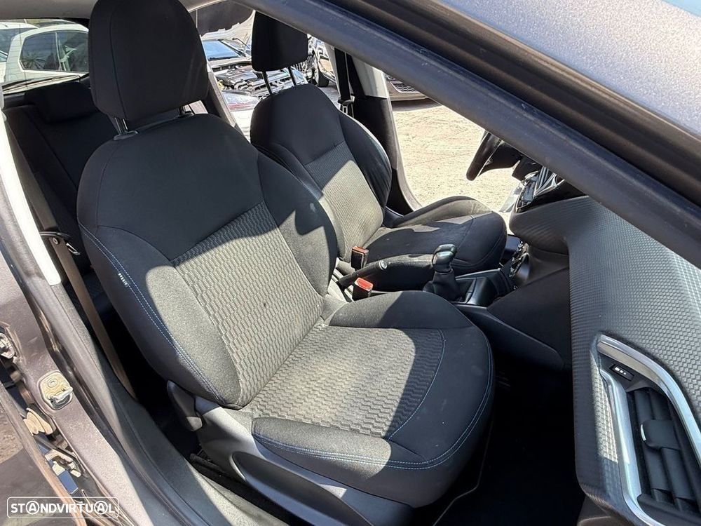 Peugeot 208 1.2 PureTech Style - 15