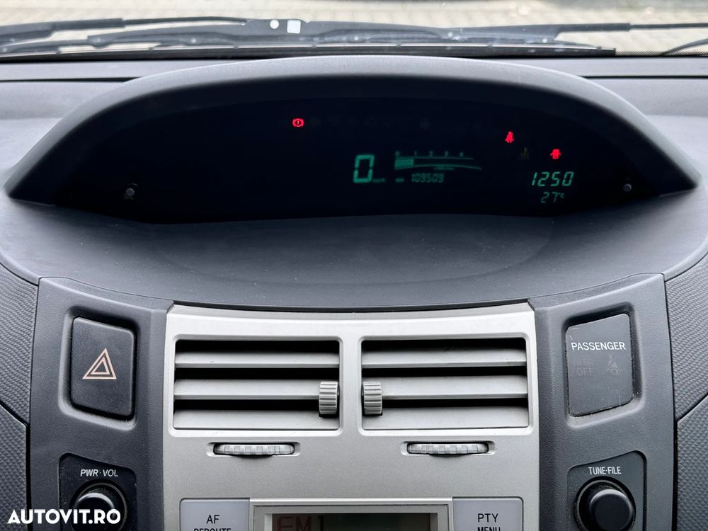 Toyota Yaris 1.4 D-4D Luna - 14