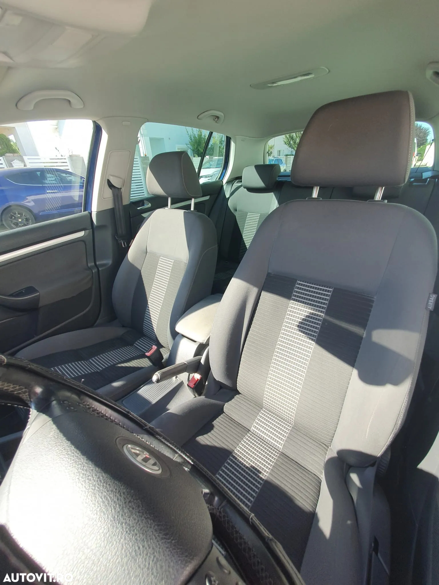 Volkswagen Golf - 5