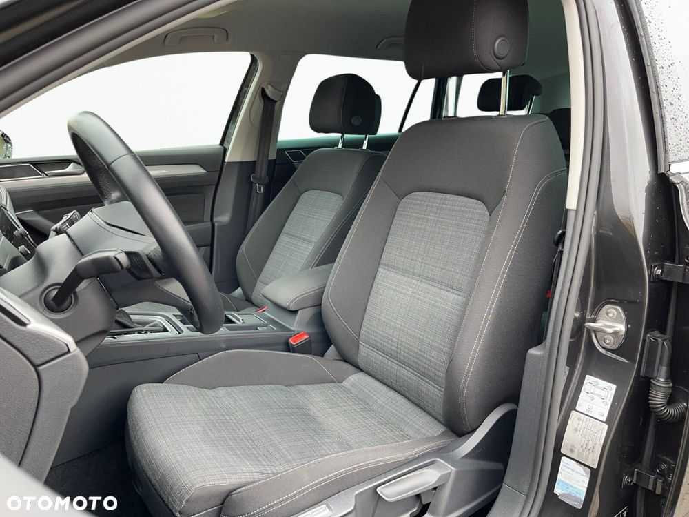 Volkswagen Passat - 14