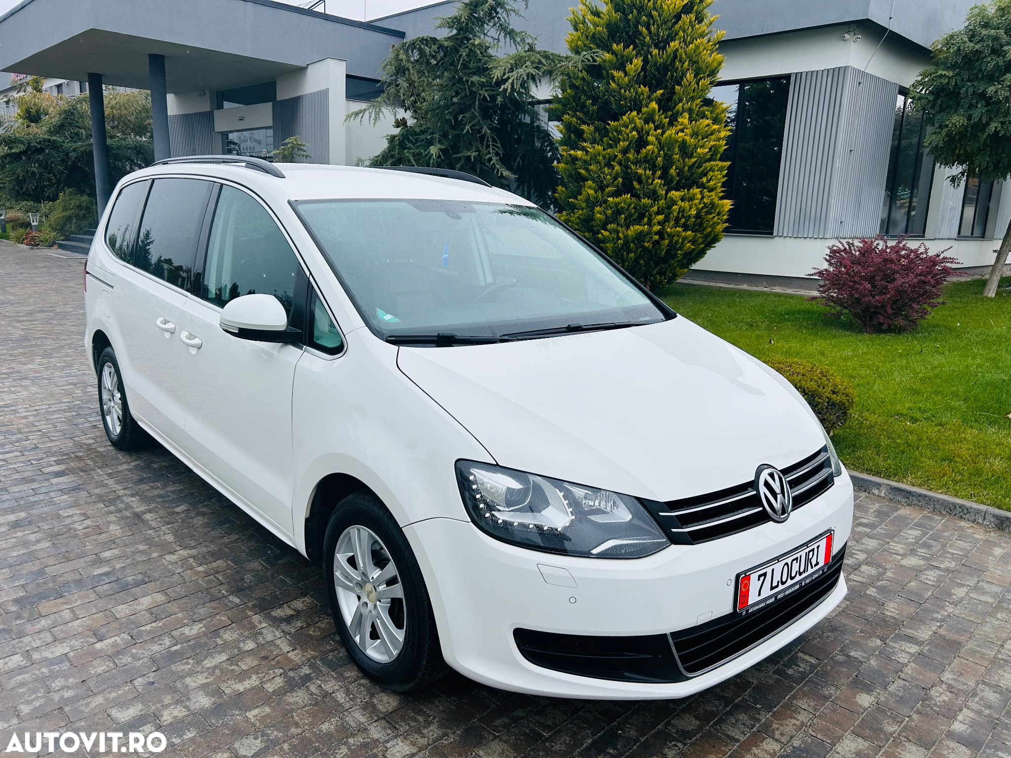 Volkswagen Sharan 2.0 TDI DSG BlueMotion Technology Highline - 4