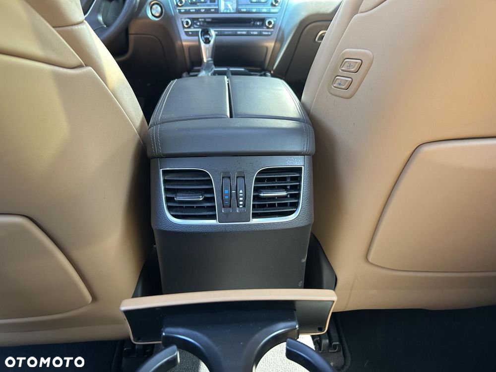 Hyundai Genesis - 21