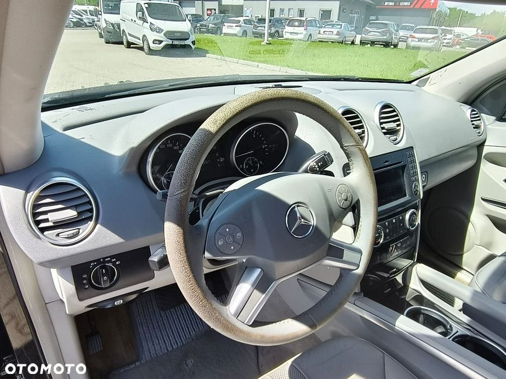 Mercedes-Benz ML - 10