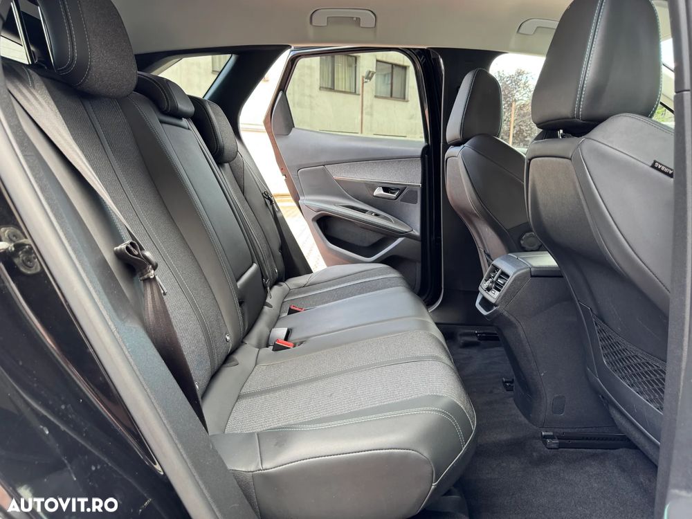 Peugeot 3008 1.2 PureTech 130 EAT8 Allure Pack - 17