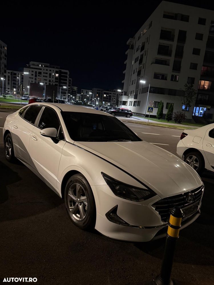 Hyundai Sonata - 2
