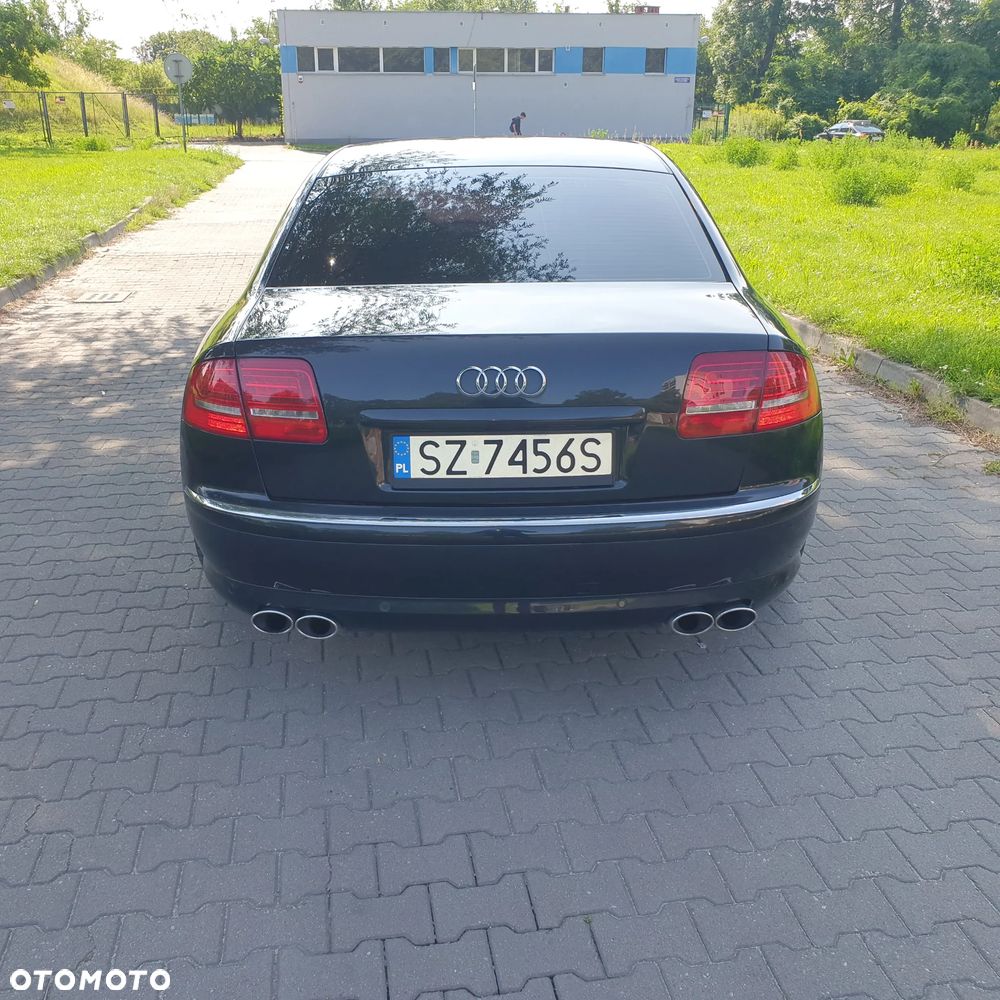 Audi A8 - 4