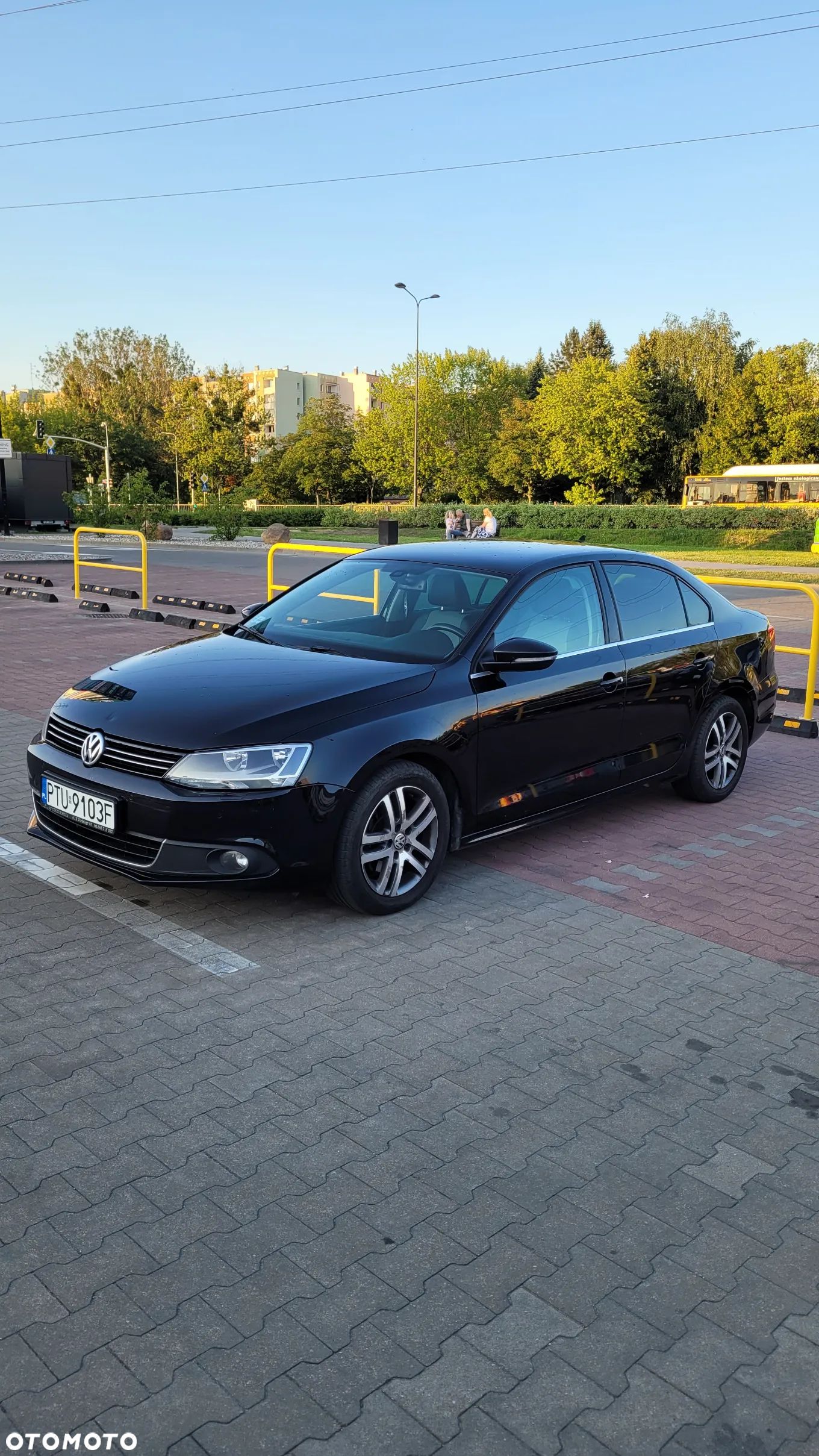 Volkswagen Jetta 1.6 TDI Highline - 1