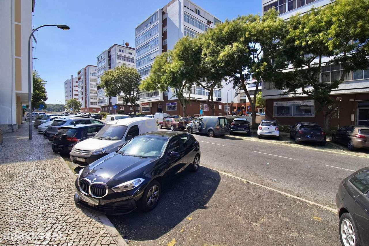 Apartamento T3 com 2 casas de banho em Barcarena – Pronto a habitar - Grande imagem: 2/24