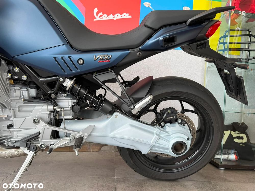 Moto Guzzi V100 Mandello - 17