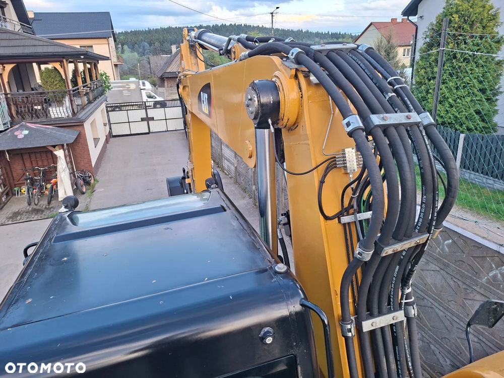 Caterpillar CAT M 322 D - 17