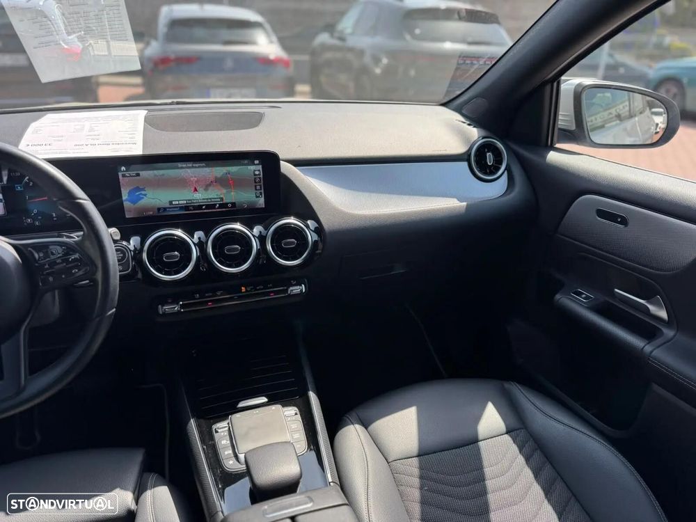 Mercedes-Benz GLA 200 d 4Matic 8G-DCT Special Edition - 20