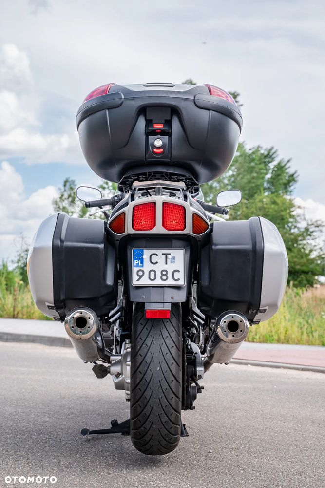 Yamaha FJR - 6