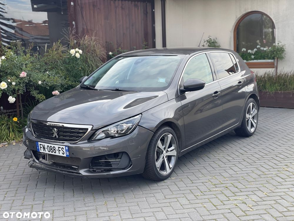 Peugeot 308 PureTech 130 GPF EAT8 Stop & Start Allure Business-Paket - 3