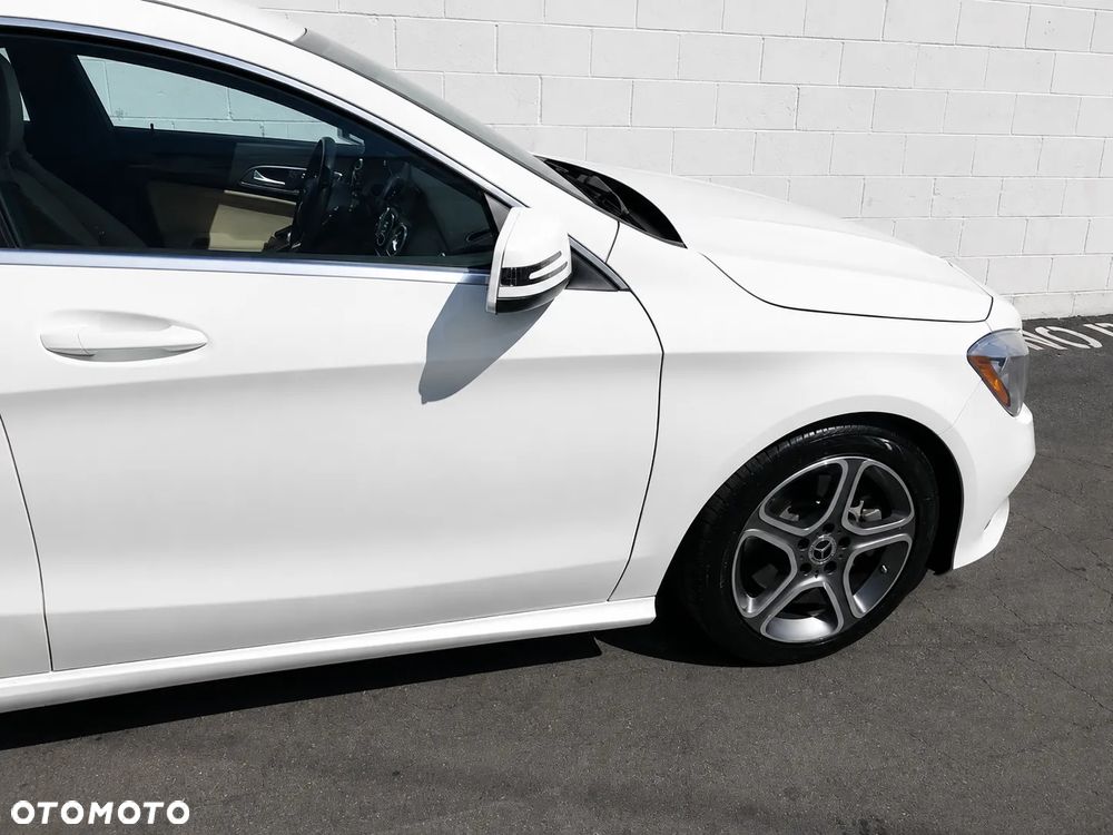Mercedes-Benz CLA 250 4-Matic AMG Line - 13