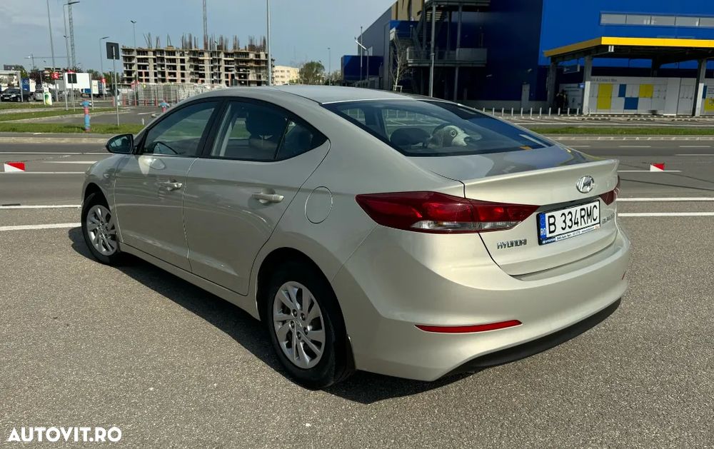 Hyundai Elantra 1.6 MPi Comfort - 3