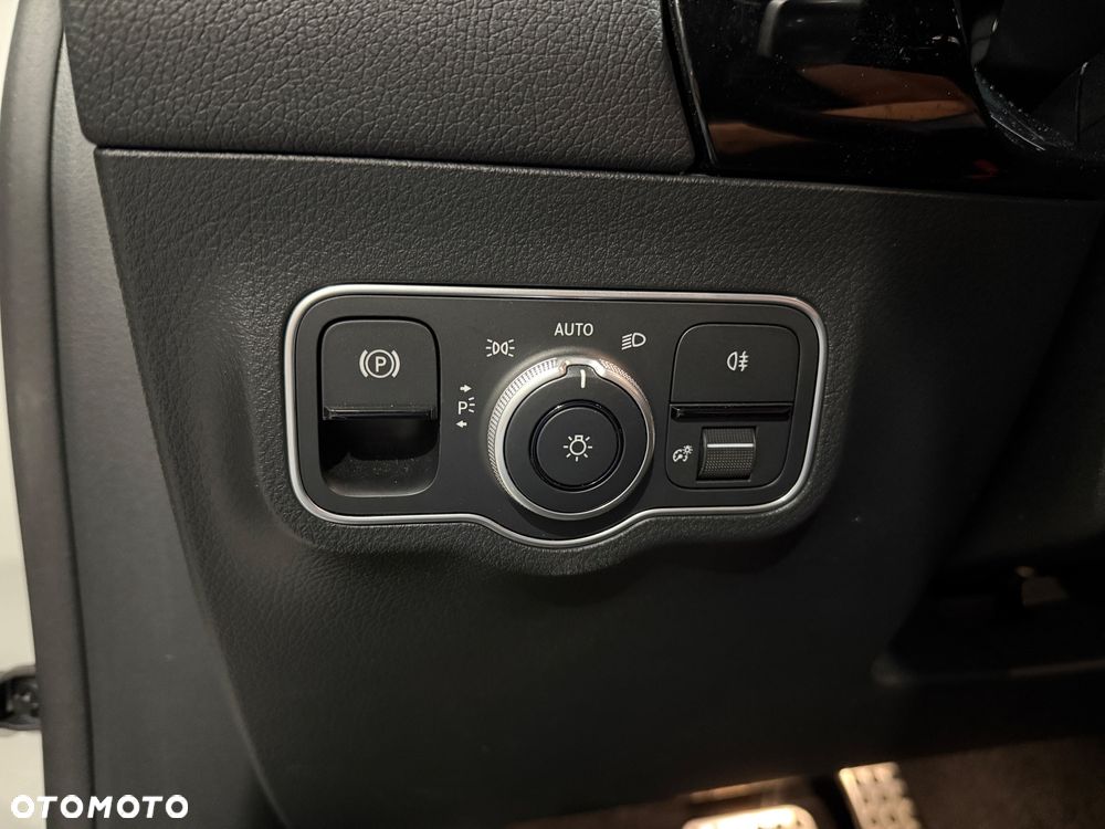 Mercedes-Benz GLA 200 d AMG Line - 17