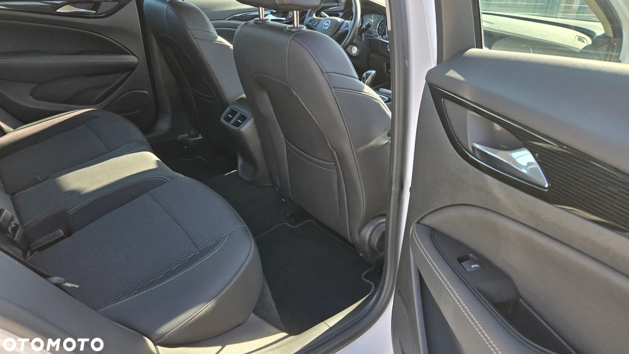 Opel Insignia 1.6 CDTI Innovation S&S - 23