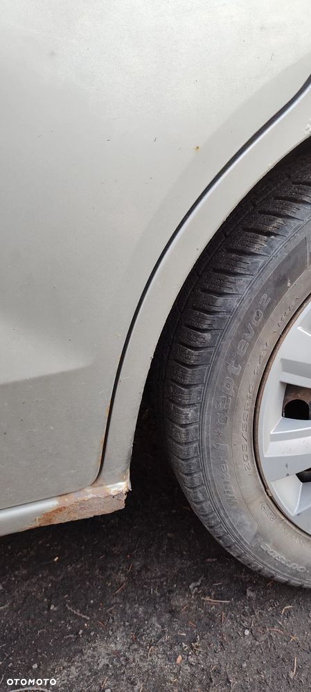 Mazda 5 - 15