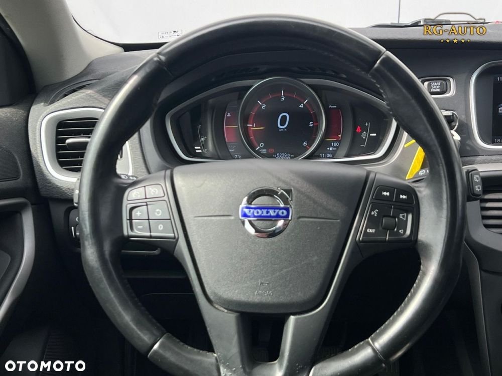 Volvo V40 - 18