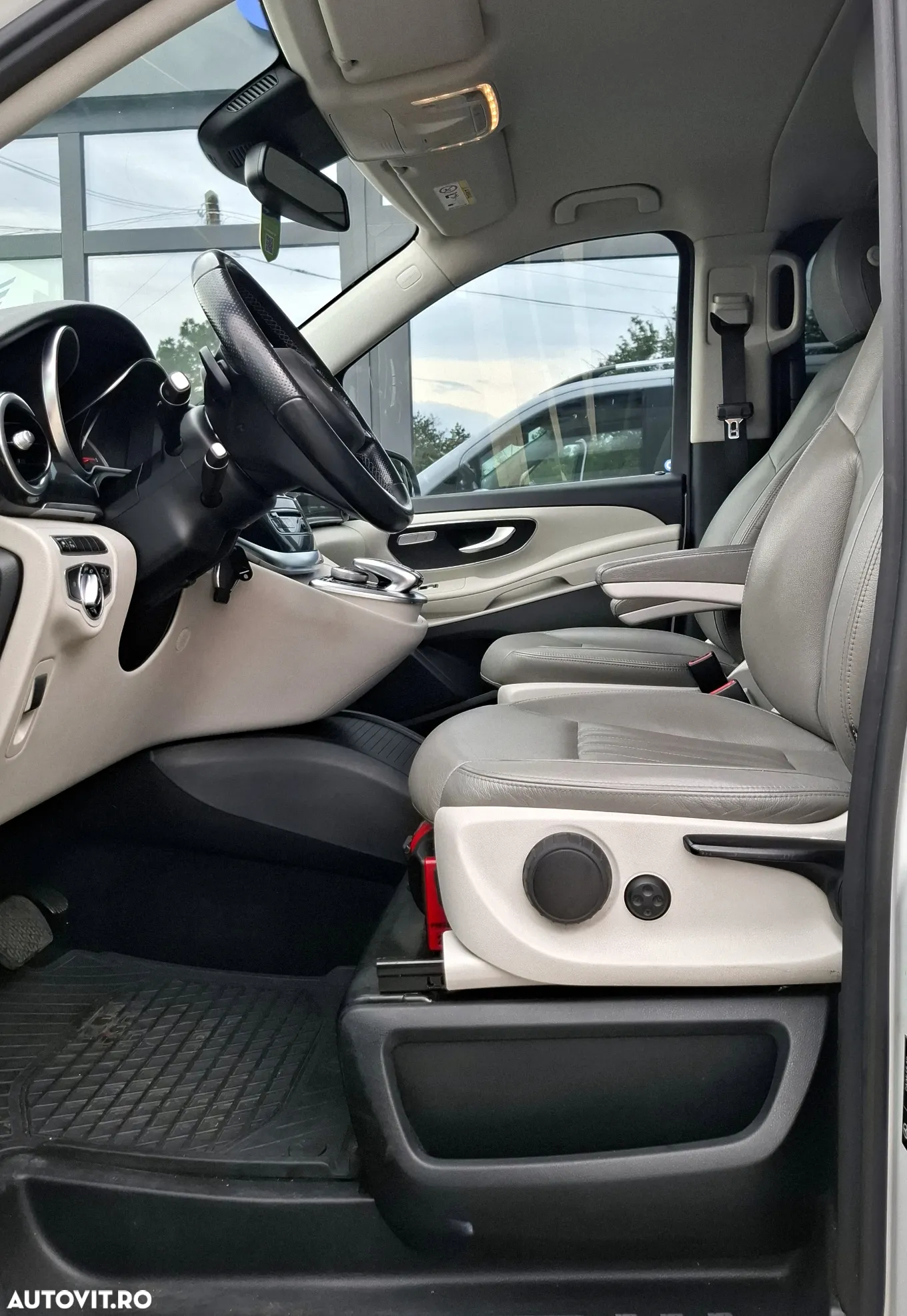 Mercedes-Benz V 220 (BlueTEC) d lang 7G-TRONIC - 9