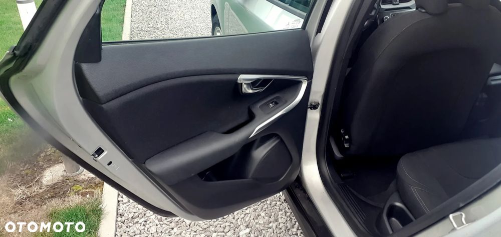 Volvo V40 Cross Country D2 Momentum - 21