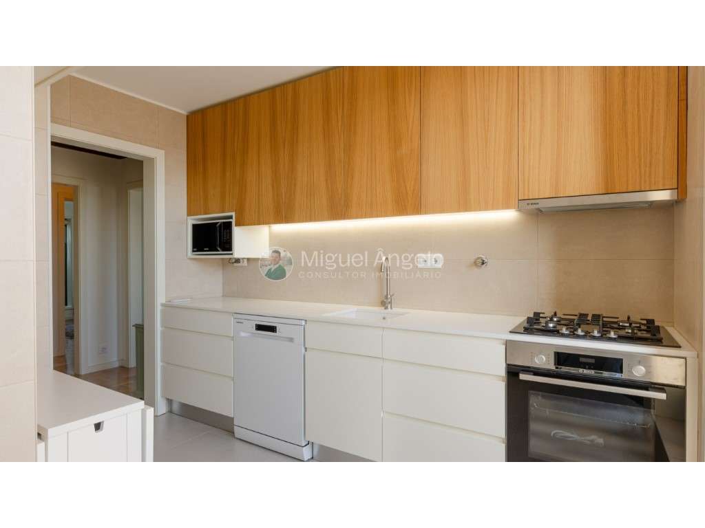 APARTAMENTO T2+1 COM TERRAÇO NO CENTRO DA MAIA | ÚLTIMO PISO - Grande imagem: 5/31