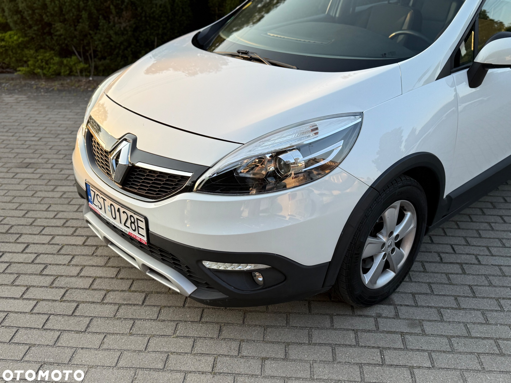 Renault Scenic Xmod 1.5 dCi Bose - 25