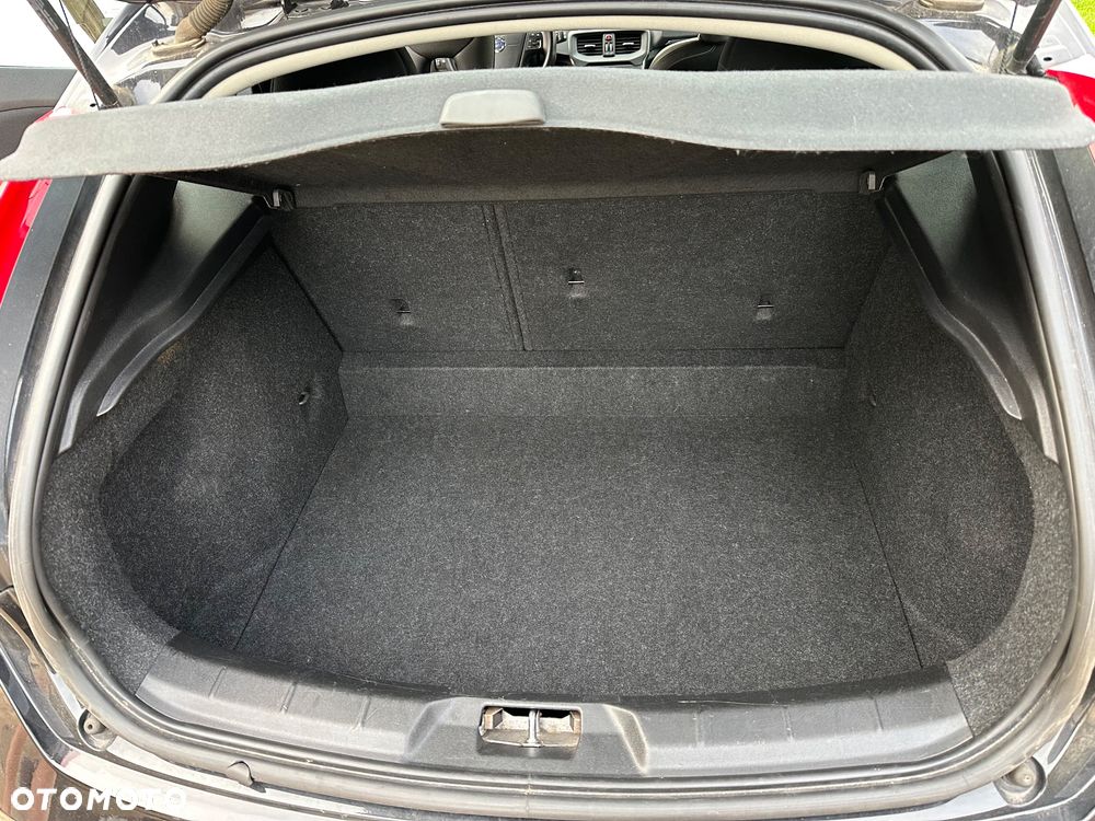 Volvo V40 D2 - 11