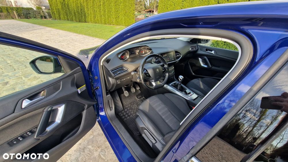 Peugeot 308 1.2 PureTech Allure S&S - 21