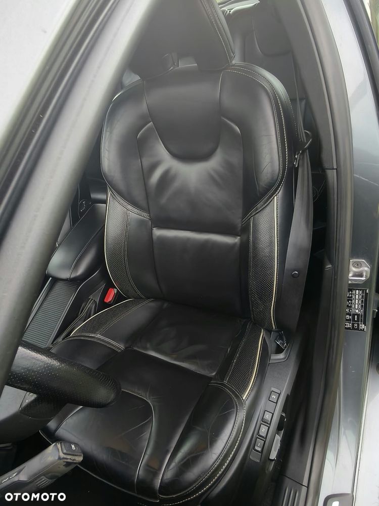 Volvo V40 D4 Drive-E R-Design Summum - 9