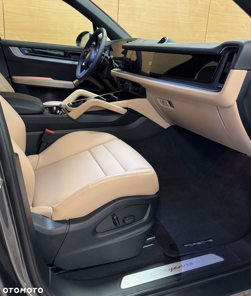 Porsche Cayenne - 14