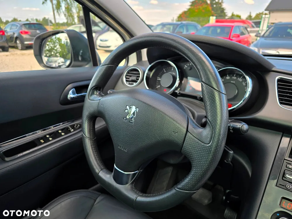 Peugeot 3008 HDi 160 Automatik Allure - 28