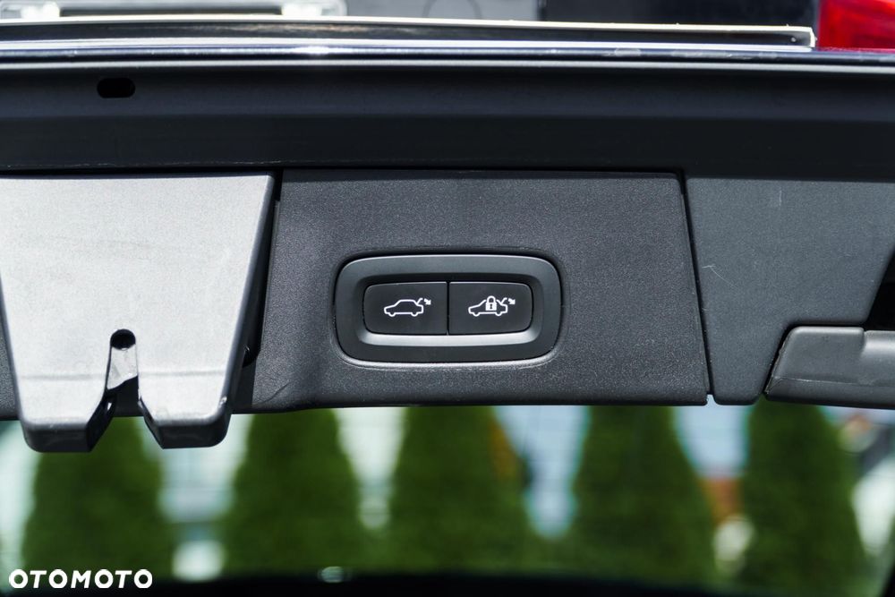 Volvo V90 D4 Momentum - 40