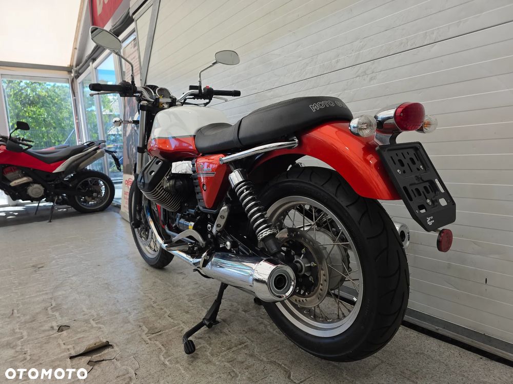 Moto Guzzi V7 - 12